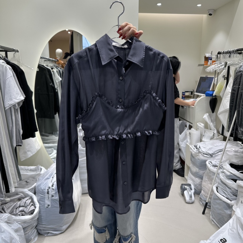 AT THE END韓國直郵東大門代購女裝新品時尚推薦襯衫蕾絲衫AT THE END襯衫/蕾絲衫圖色2