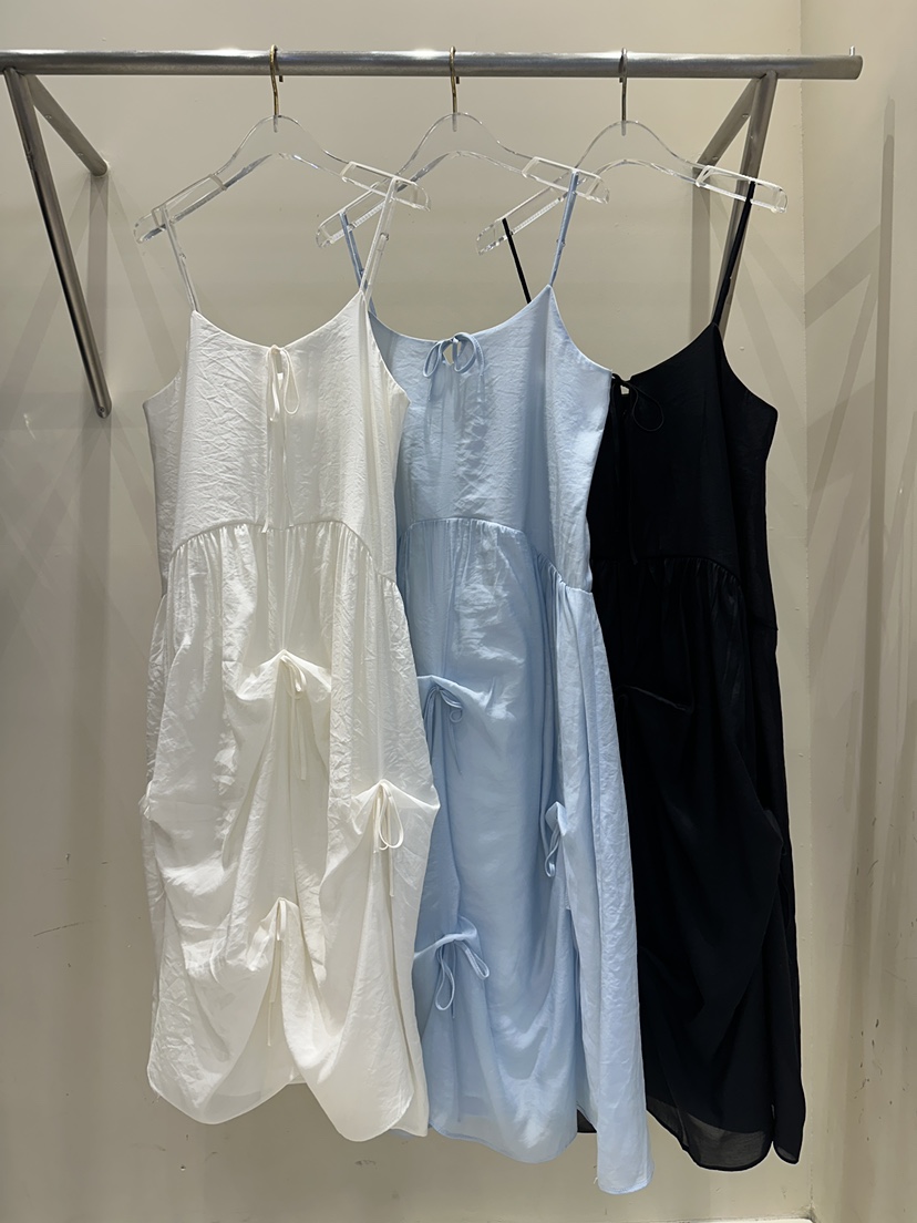 81 MARKET-L韓國直郵東大門實拍女裝新品時尚人氣熱賣連衣裙81 MARKET-L連衣裙