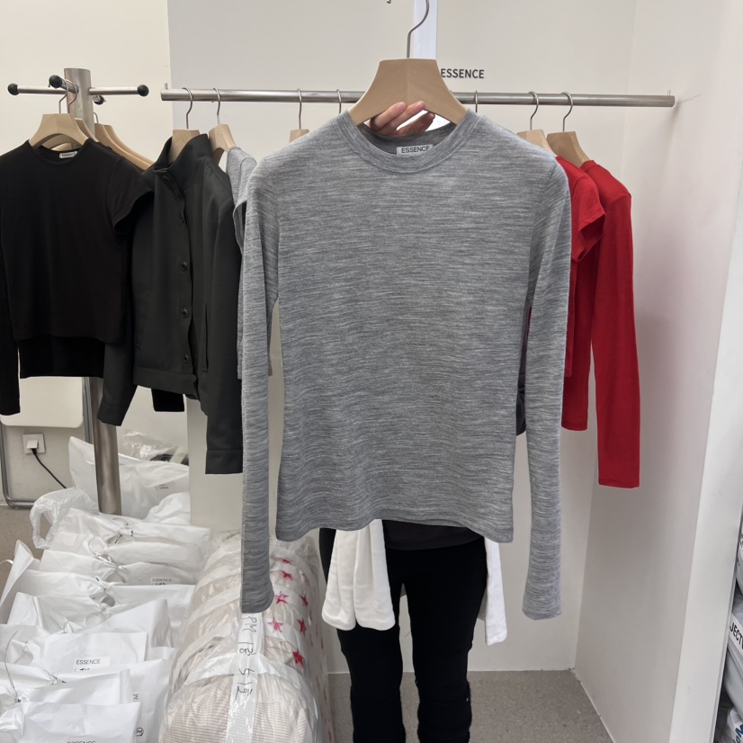 ESSENCE韓國直郵東大門實拍女裝新品休閑推薦時尚長袖T恤羊毛ESSENCE長袖T恤