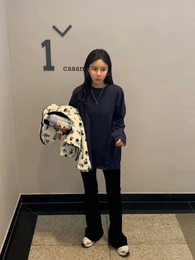 APPEAR韓國直郵東大門實拍女裝新款時尚推薦休閑熱賣長袖T恤APPEAR長袖T恤圖色2