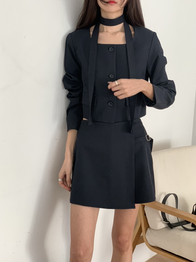 EOMPIT東大門代購女裝新款時尚真品熱賣休閑25春夏套裝含脖帶EOMPIT套裝圖色2