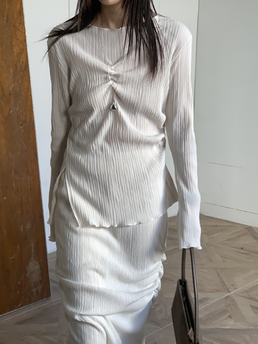 VAARA韓國代購女士新品熱賣真品25春夏時尚休閑長袖T恤柔軟VAARA長袖T恤
