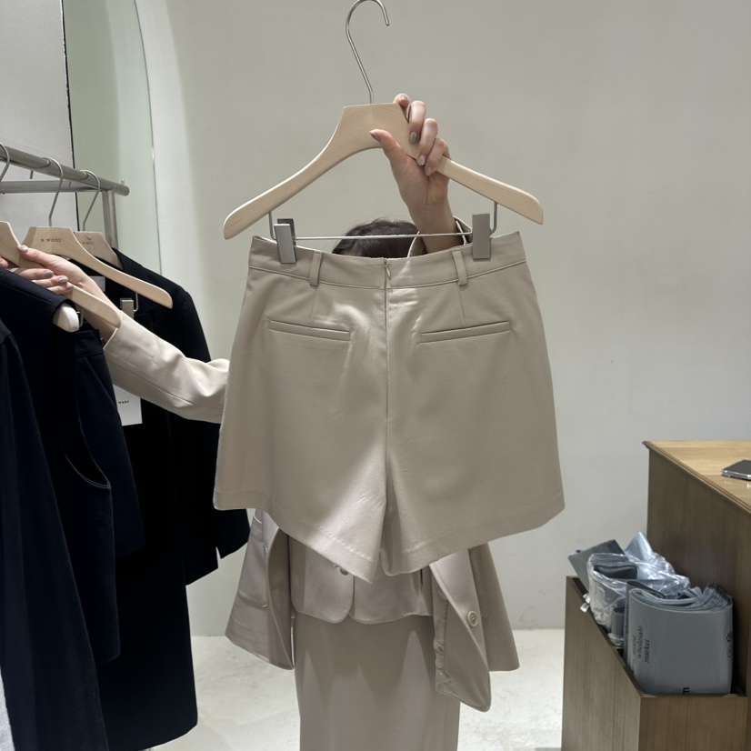 A WANT韓國直郵女裝新品熱賣時尚人氣25春夏職業休閑推薦短褲A WANT短褲