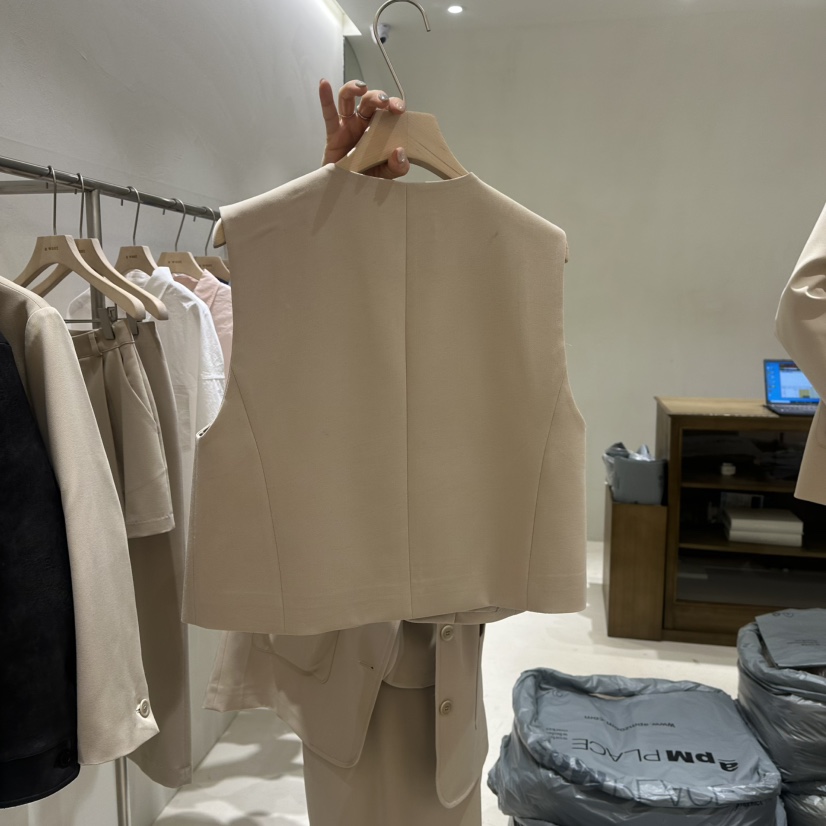 A WANT韓國直郵女士新品真品人氣時尚熱賣推薦職業25春夏馬甲A WANT馬甲