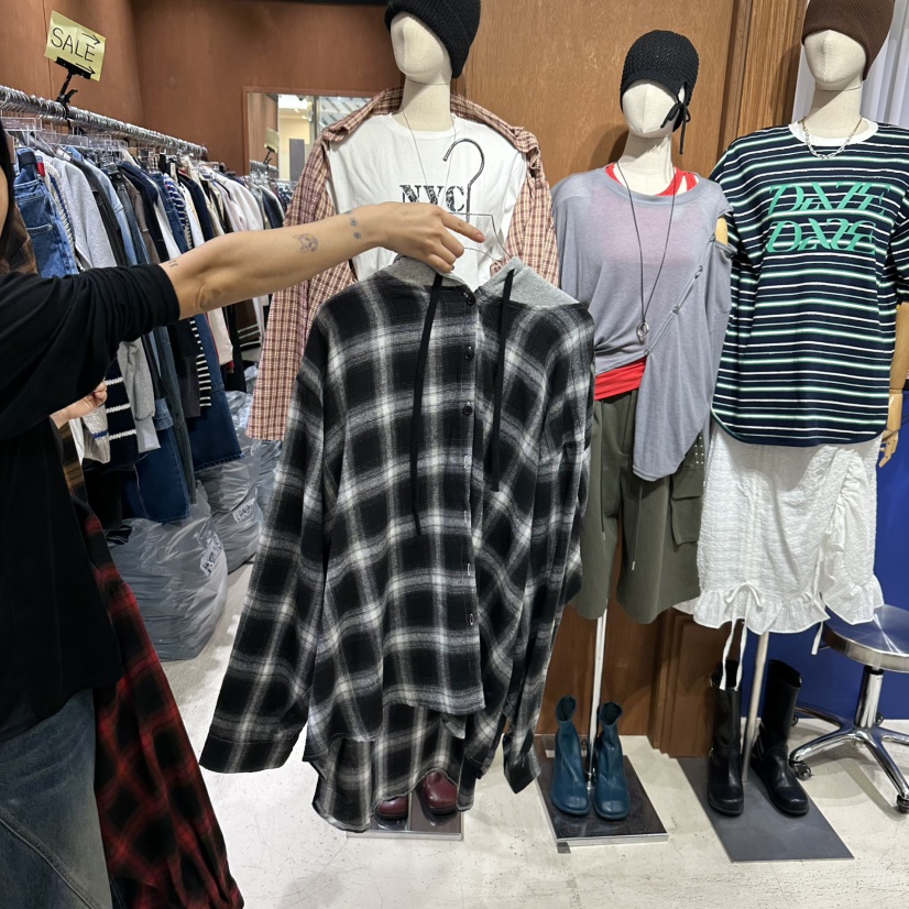 AMOUR韓國直郵東大門代購女裝新品休閑真品職業時尚襯衫蕾絲衫AMOUR襯衫/蕾絲衫圖色2
