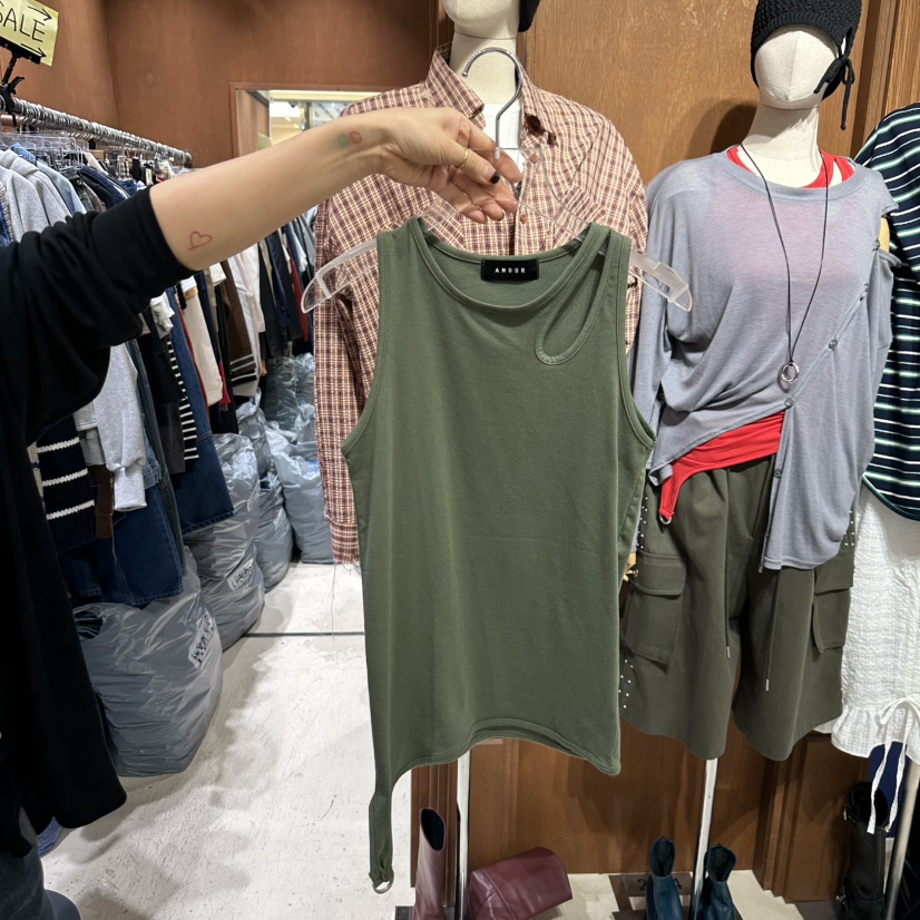 AMOUR韓國直郵東大門代購女裝新品職業真品推薦熱賣吊帶背心AMOUR吊帶/背心圖色2