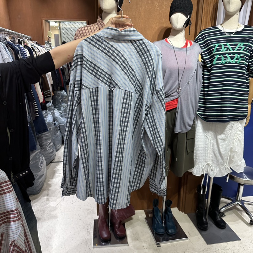 AMOUR韓國直郵東大門實拍女裝新品熱賣25春夏推薦襯衫蕾絲衫AMOUR襯衫/蕾絲衫