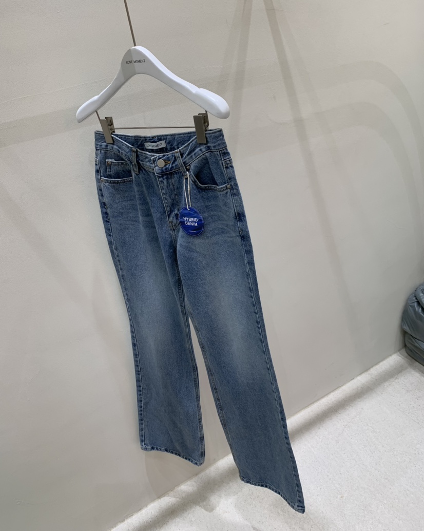 LOVE MOMENT東大門實拍女士新品人氣時尚休閑推薦職業牛仔褲LOVE MOMENT牛仔褲