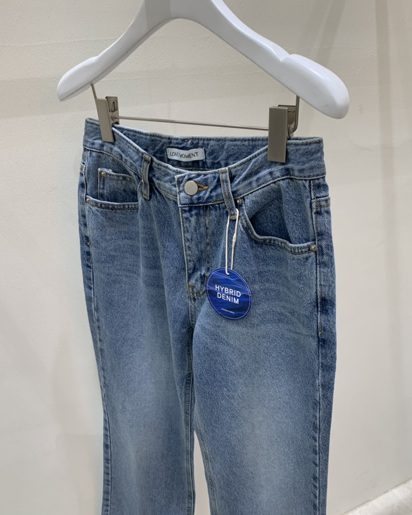 LOVE MOMENT東大門實拍女士新品人氣時尚休閑推薦職業牛仔褲LOVE MOMENT牛仔褲