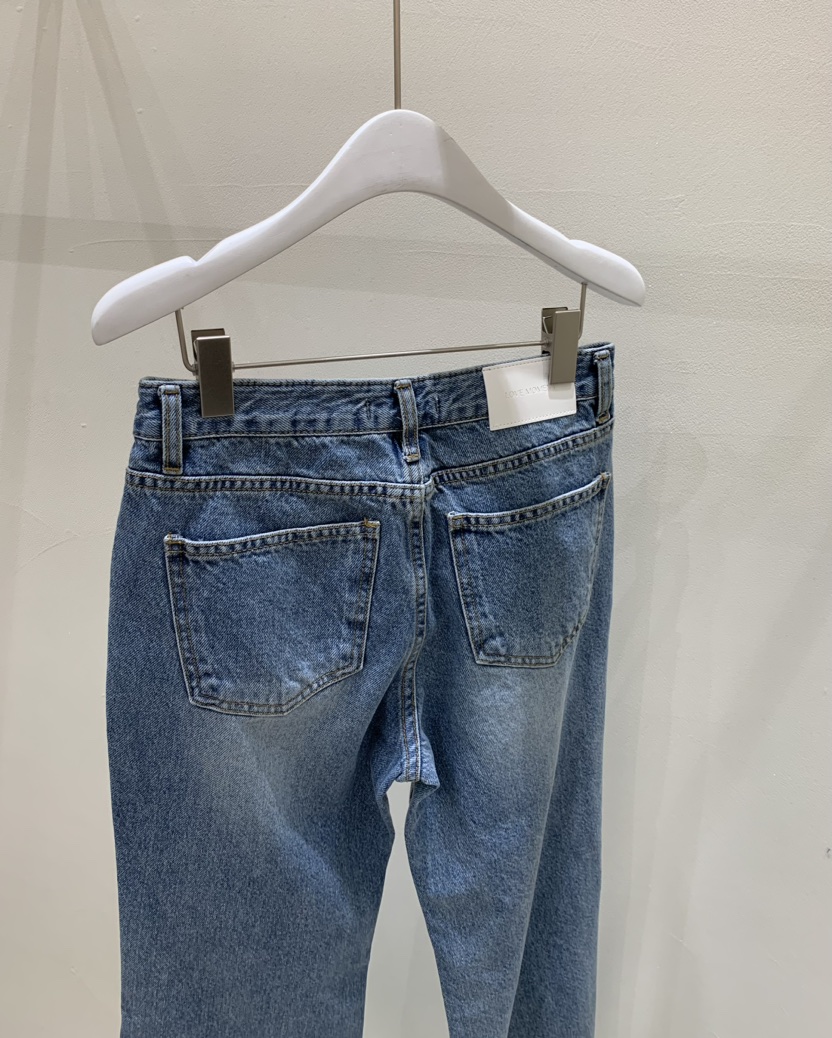 LOVE MOMENT東大門實拍女士新品人氣時尚休閑推薦職業牛仔褲LOVE MOMENT牛仔褲