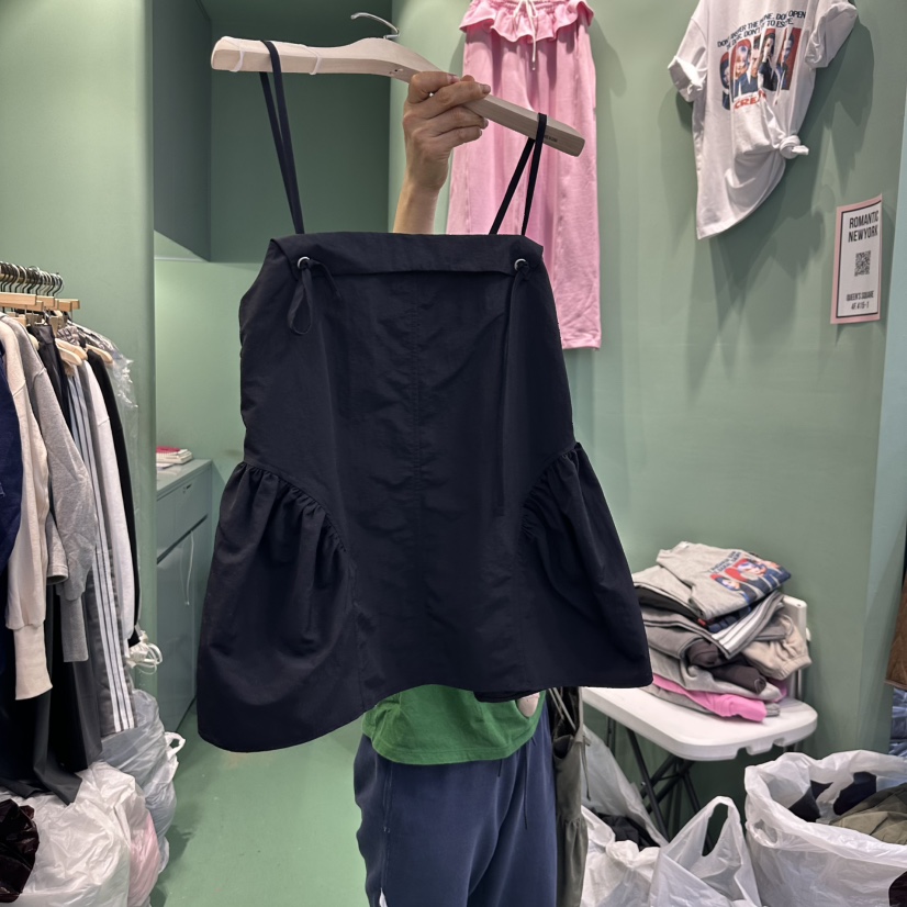 ROMANTIC NEWYORK韓國直郵女士新款人氣休閑職業25春夏吊帶背心ROMANTIC NEWYORK吊帶/背心圖色2