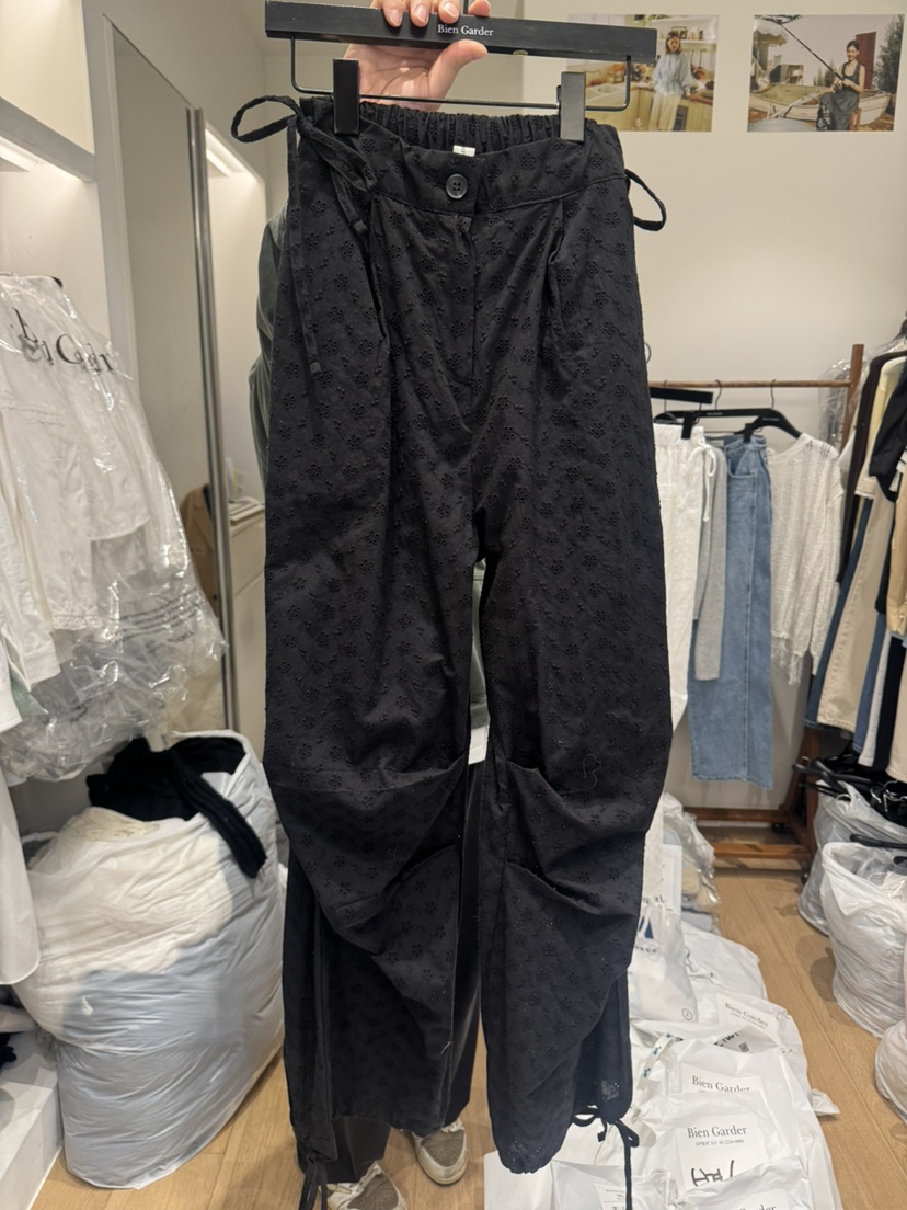 BIEN GARDER直郵韓國代購㊣女裝新款人氣熱賣休閑褲刺繡蕾絲BIEN GARDER休閑褲圖色2