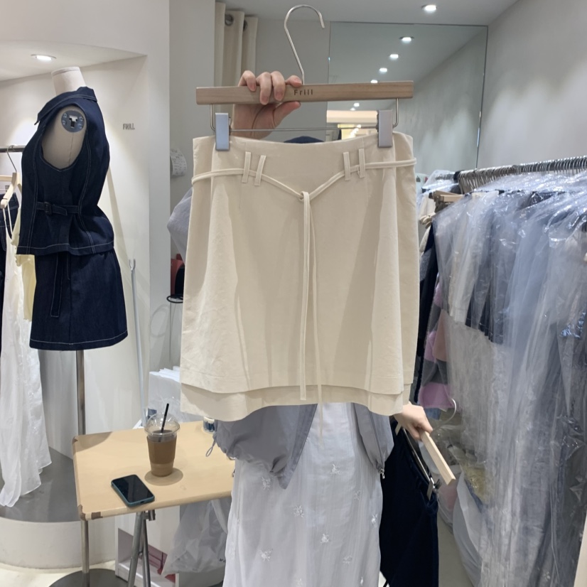 FRILL韓國直郵㊣東大門實拍女裝新款推薦25春夏熱賣短裙含腰繩FRILL短裙圖色1