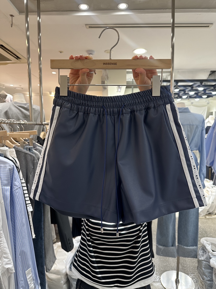 INSSENSE-A韓國㊣直郵東大門代購女裝新品時尚職業推薦短褲INSSENSE-A短褲圖色2