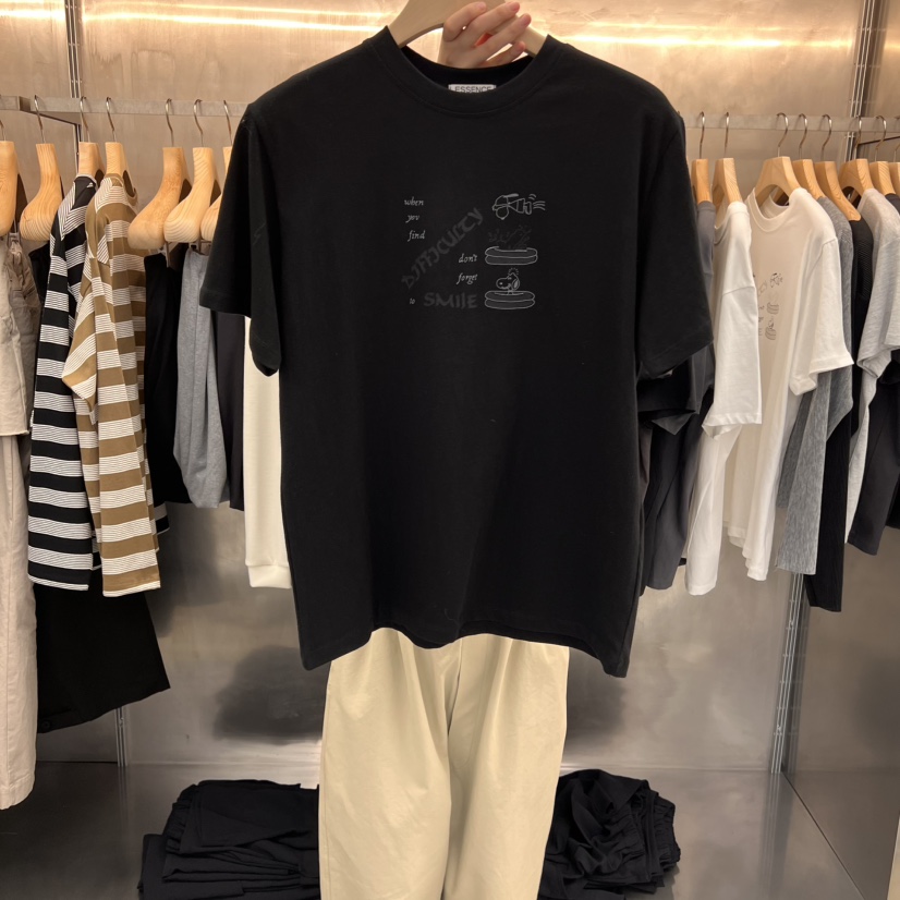 ESSENCE韓國直郵㊣東大門實拍女裝新品職業人氣時尚T恤史努比ESSENCET恤圖色2