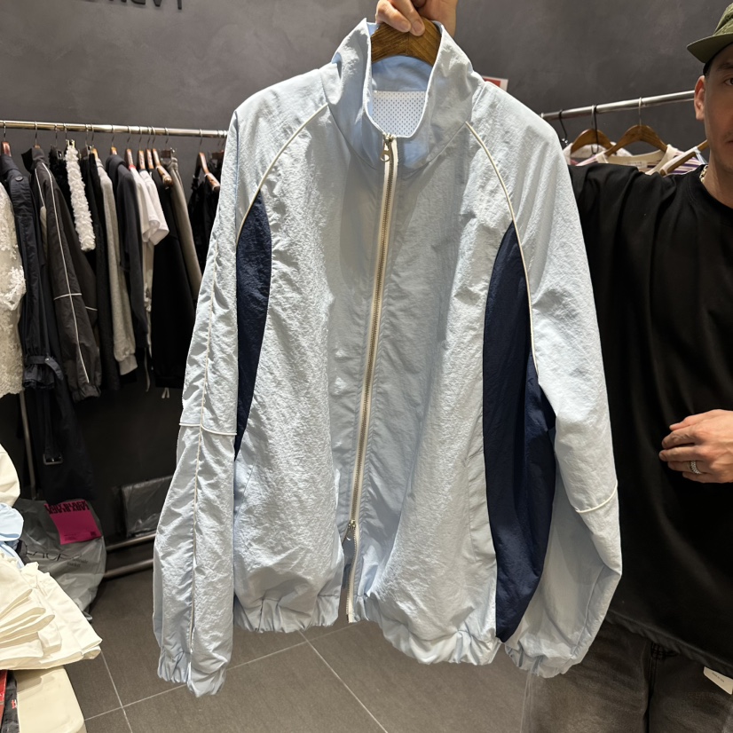 LADYBLACK韓國直郵㊣東大門實拍女裝新品推薦人氣時尚熱賣夾克LADYBLACK夾克圖色2