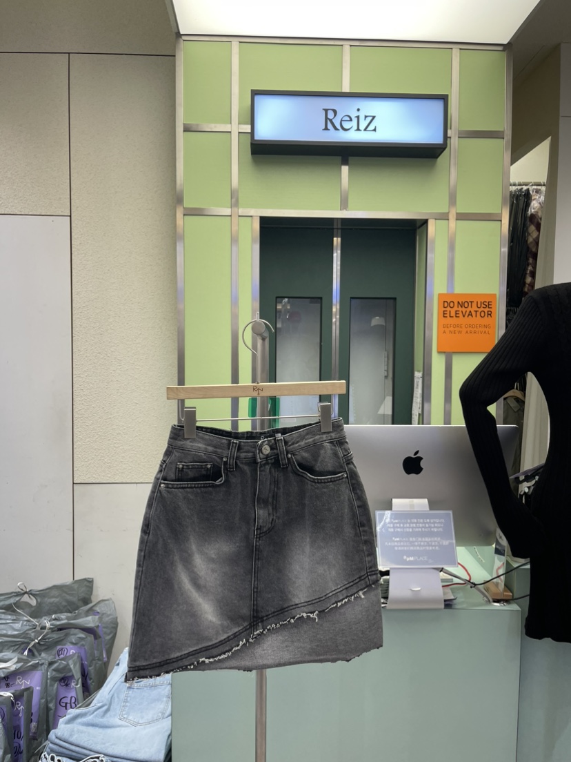 REIZ東大門代購女裝新款時尚休閑人氣熱賣真品職業推薦短裙REIZ短裙圖色2