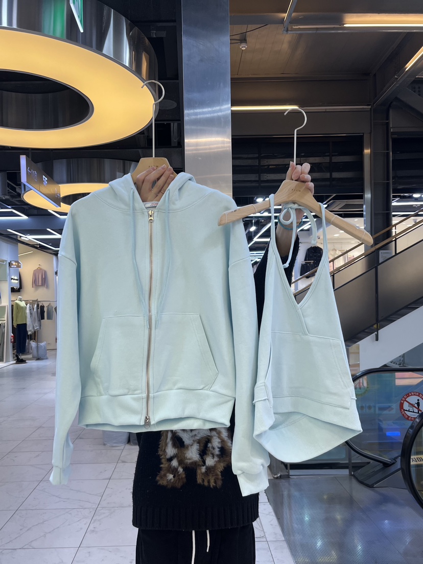 PLUM-q直郵韓國代購㊣女裝新品休閑人氣時尚推薦熱賣套裝連帽PLUM套裝圖色2