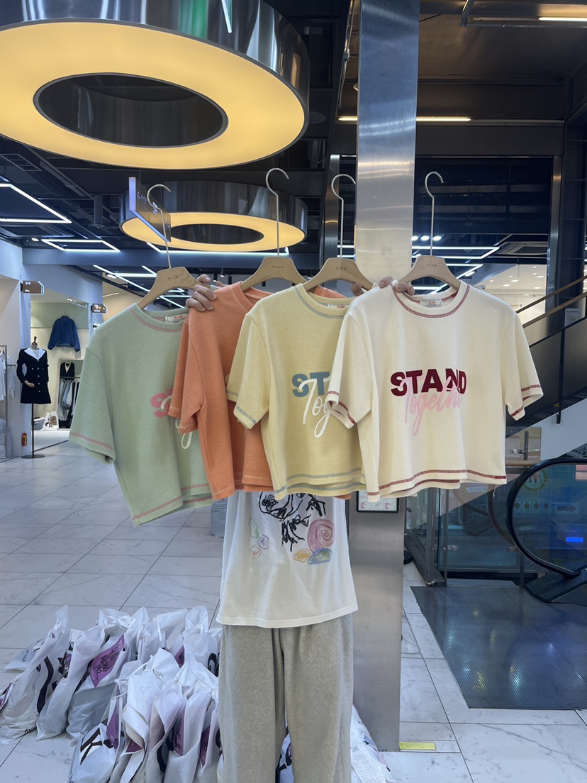 PLUM-q韓國直郵㊣女裝新品推薦時尚休閑職業熱賣人氣25春夏T恤PLUMT恤