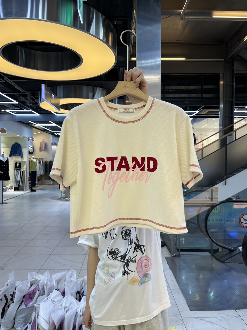 PLUM-q韓國直郵㊣女裝新品推薦時尚休閑職業熱賣人氣25春夏T恤PLUMT恤圖色3