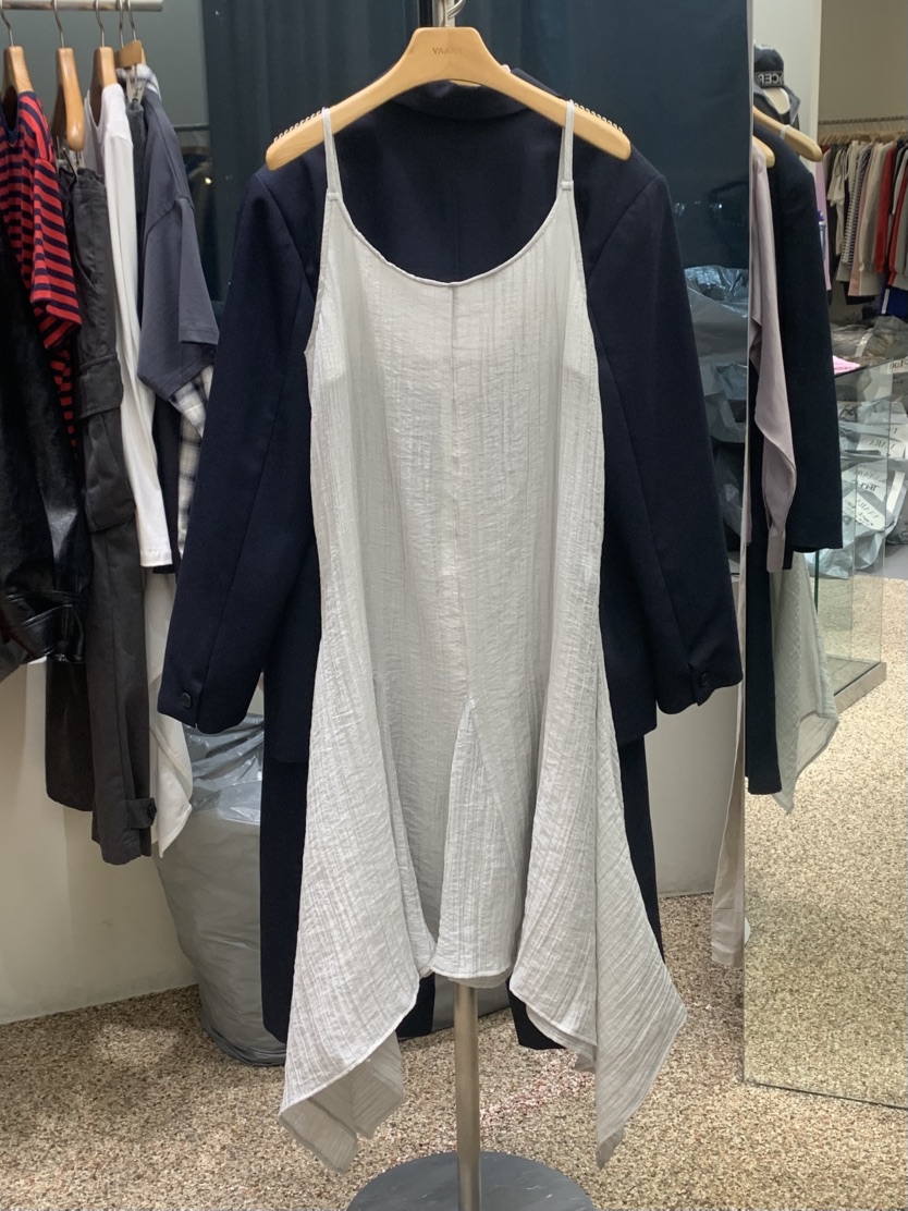 VAARA韓國㊣直郵東大門代購女裝新品25春夏熱賣人氣時尚連衣裙VAARA連衣裙圖色2