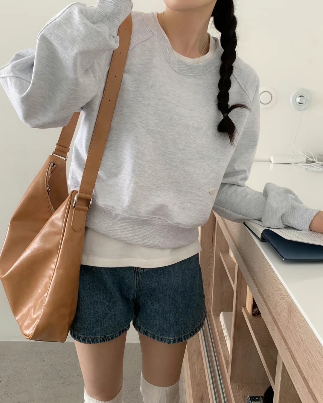 OUIR東大門實拍女裝新品推薦熱賣25春夏休閑時尚真品職業衛衣OUIR衛衣