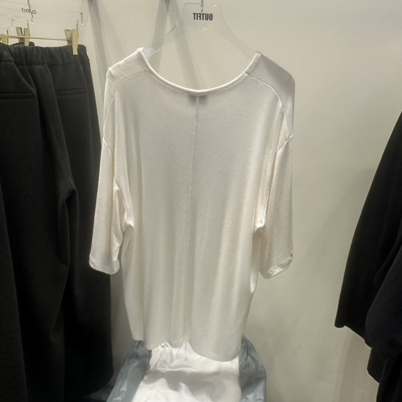 OUTFIT東大門直郵女裝新品真品時尚職業25春夏熱賣推薦休閑T恤OUTFITT恤