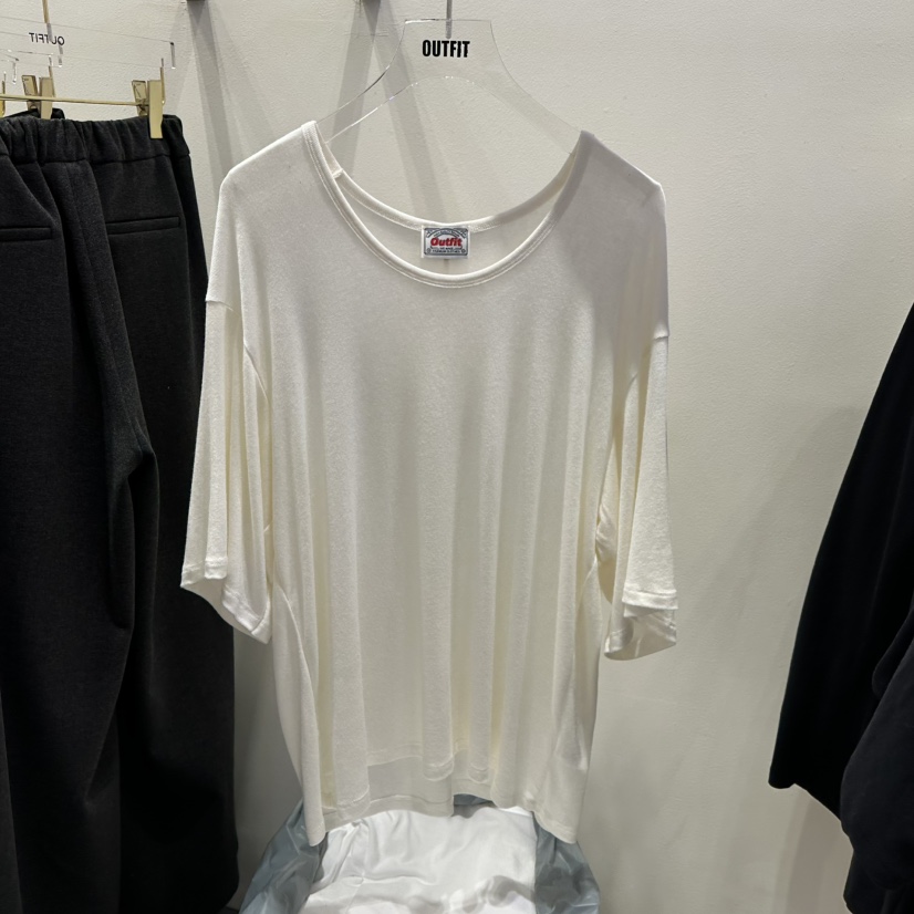OUTFIT東大門直郵女裝新品真品時尚職業25春夏熱賣推薦休閑T恤OUTFITT恤