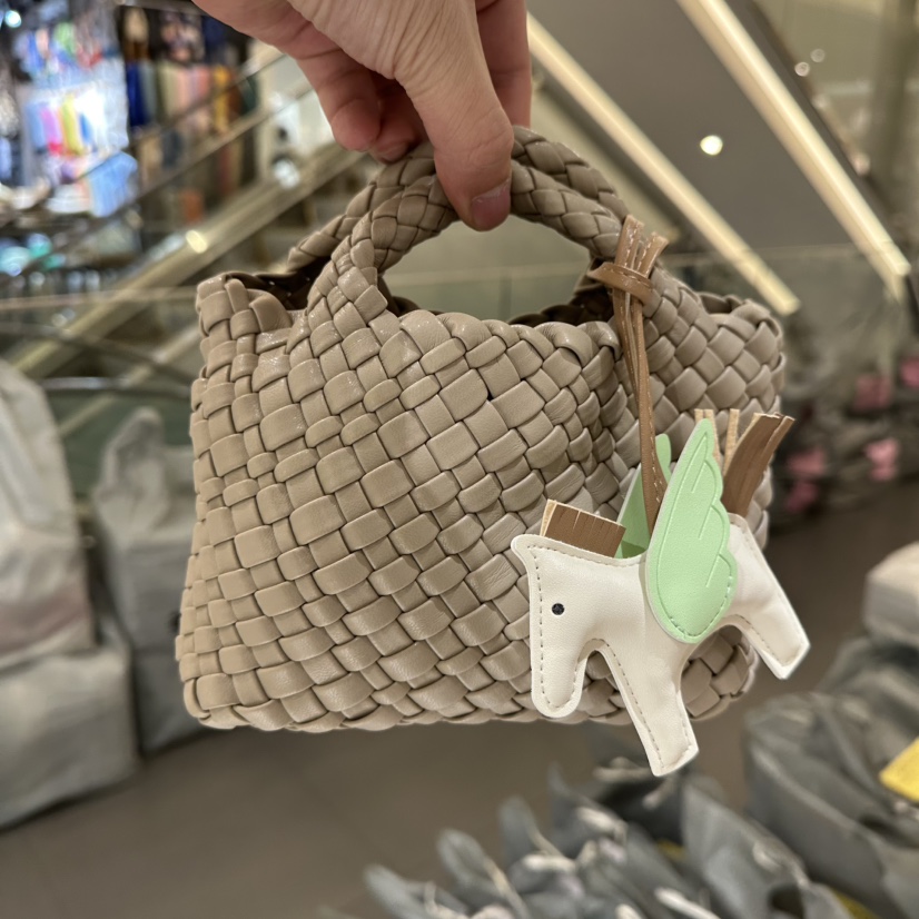DONNA 8韓國直郵㊣東大門實拍女裝新品人氣單肩斜跨包不含飾品DONNA 8單肩/斜跨包圖色2