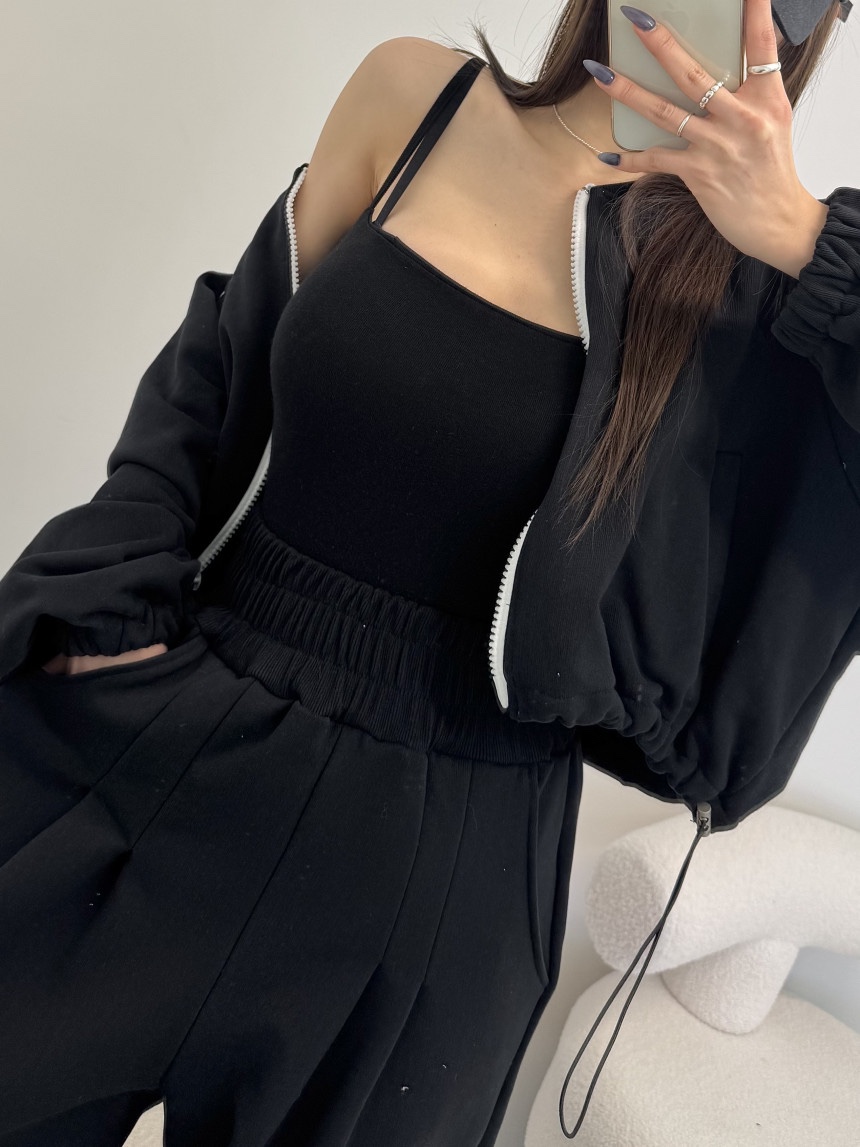 BLACK BABI韓國直郵㊣女裝新款推薦熱賣時尚休閑人氣吊帶背心BLACK BABI吊帶/背心