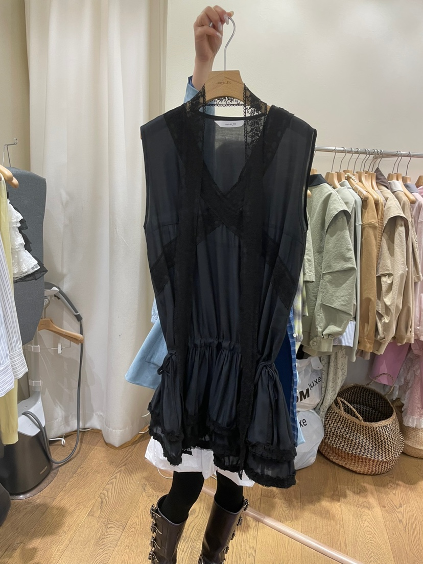 AUVERFIT直郵韓國代購㊣女裝新品熱賣推薦連衣裙含脖帶蕾絲AUVERFIT連衣裙圖色2