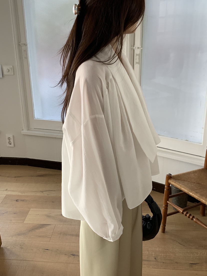 LOGARDEN韓國直郵㊣女裝新品時尚人氣25春夏襯衫蕾絲衫含圍巾LO GARDEN襯衫/蕾絲衫