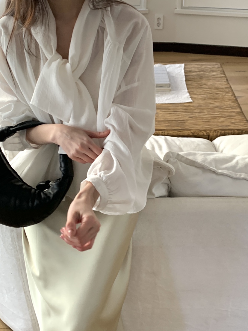 LOGARDEN韓國直郵㊣女裝新品時尚人氣25春夏襯衫蕾絲衫含圍巾LO GARDEN襯衫/蕾絲衫