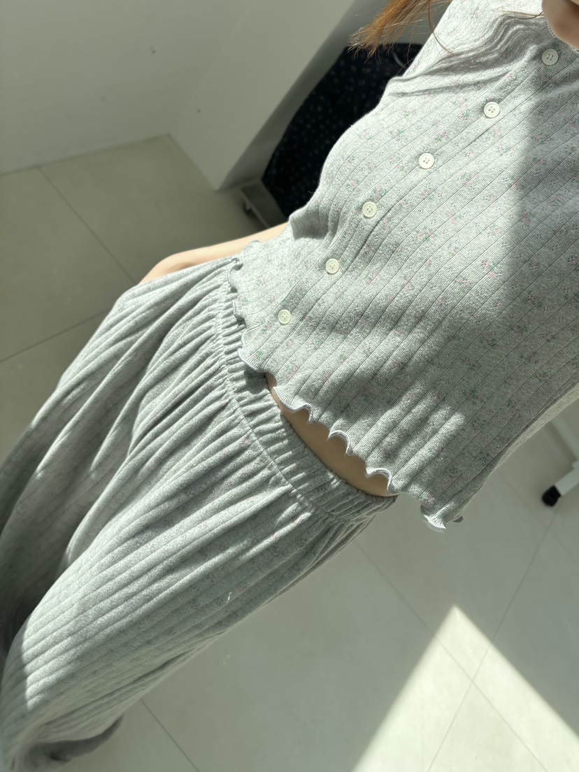 HOME GROUND東大門直郵女裝新品真品職業25春夏推薦T恤開衫HOME GROUNDT恤