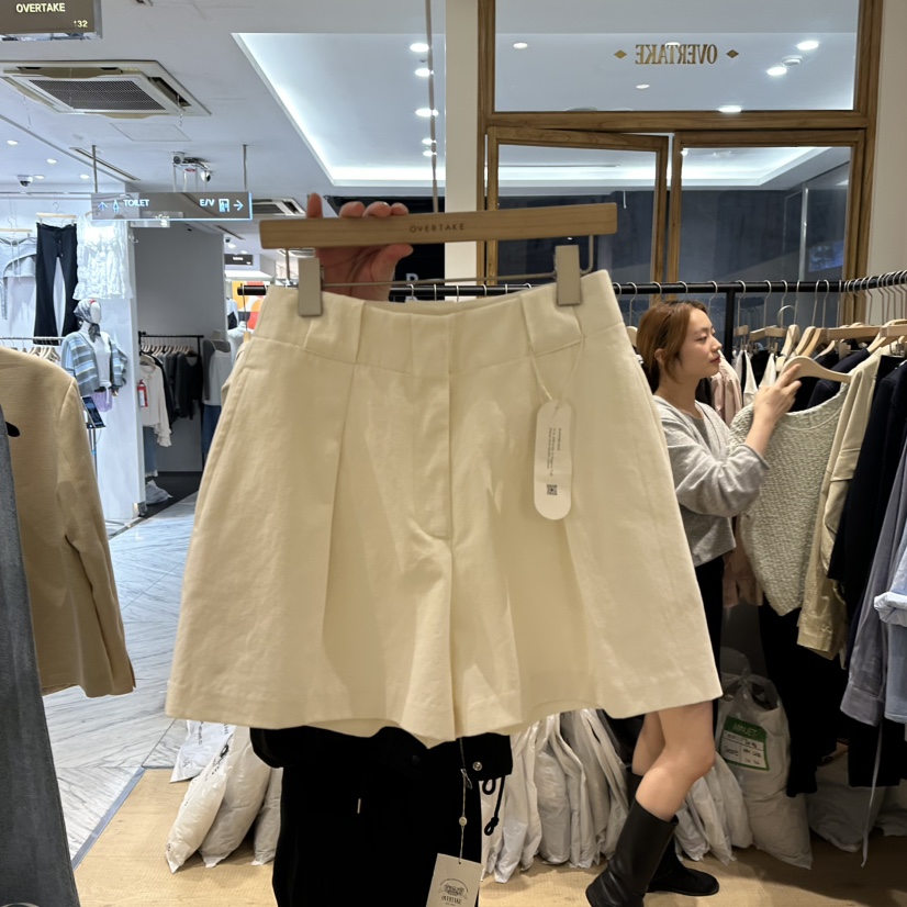 OVERTAKE東大門實拍女裝新品時尚職業熱賣真品休閑推薦短褲OVERTAKE短褲