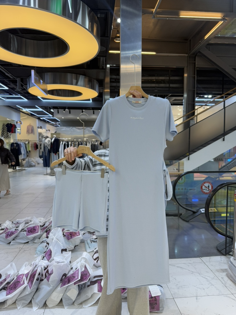PLUM-q韓國直郵女裝新款人氣推薦25春夏真品熱賣休閑職業套裝PLUM套裝