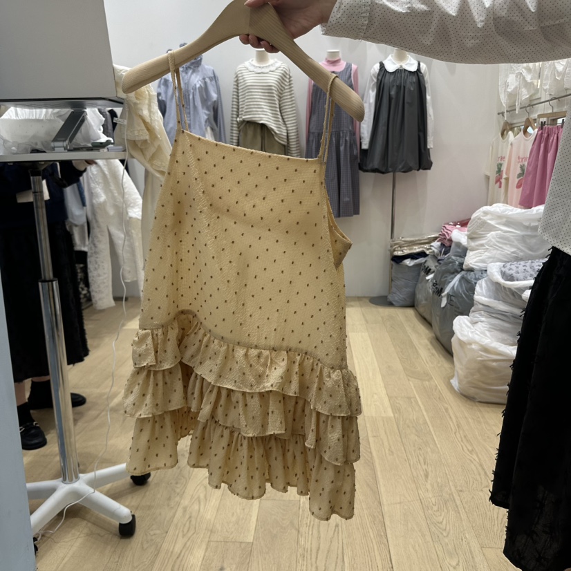 FURE韓國直郵㊣東大門實拍女裝新品休閑熱賣25春夏連衣裙荷葉邊FURE連衣裙圖色2