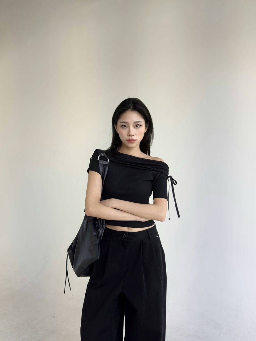 NOV7韓國㊣直郵東大門代購女裝新款25春夏人氣休閑時尚職業T恤the ebony eyes/NOV7T恤
