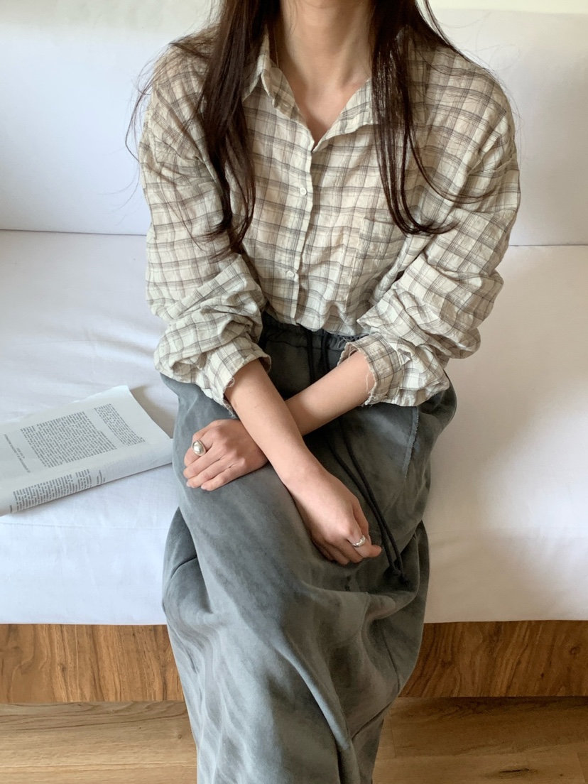 PLANTS ON GRAY韓國直郵㊣東大門實拍女裝新款熱賣襯衫蕾絲衫格紋PLANTS ON GRAY襯衫/蕾絲衫