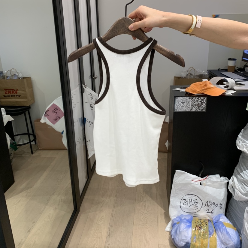 LOVE PULL韓國直郵㊣女裝新款時尚熱賣25春夏人氣吊帶背心LOVE PULL吊帶/背心