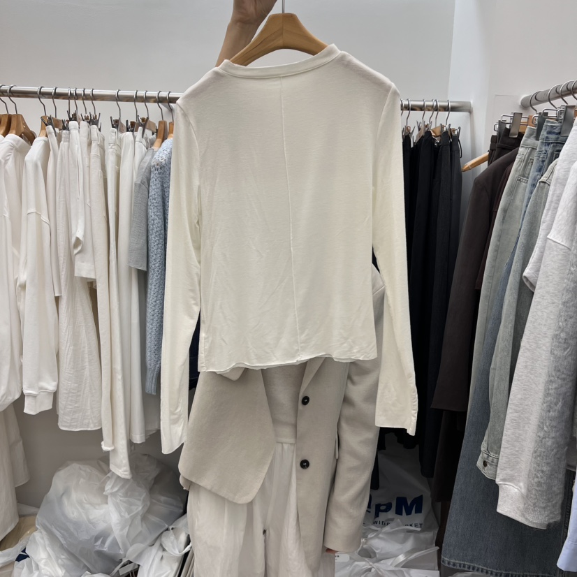 DRESS ROOM韓國代購女裝新品時尚熱賣人氣長袖T恤柔軟修身DRESS ROOM長袖T恤