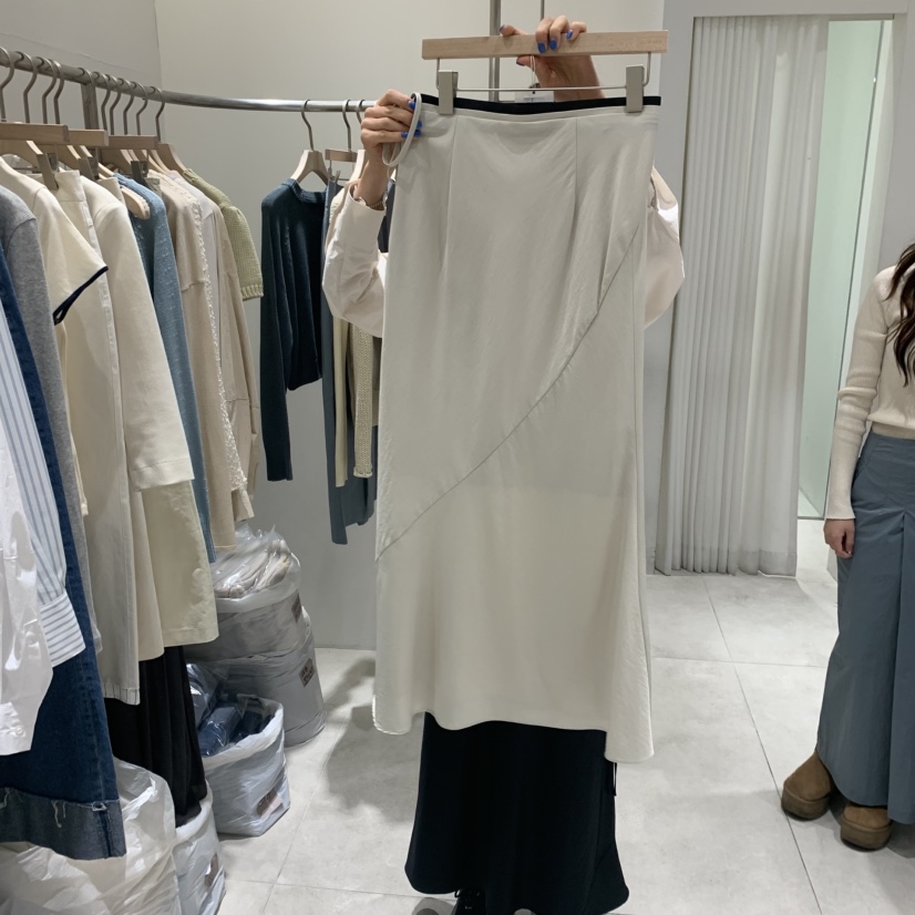 GLOW AND NYMPH韓國代購女士新款25春夏熱賣推薦人氣長裙GLOW AND NYMPH長裙