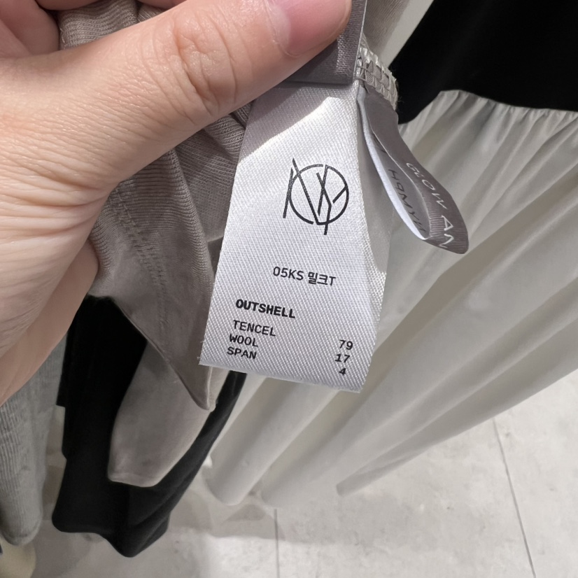 GLOW AND NYMPH韓國代購女士新品推薦熱賣25春夏人氣長袖T恤GLOW AND NYMPH長袖T恤