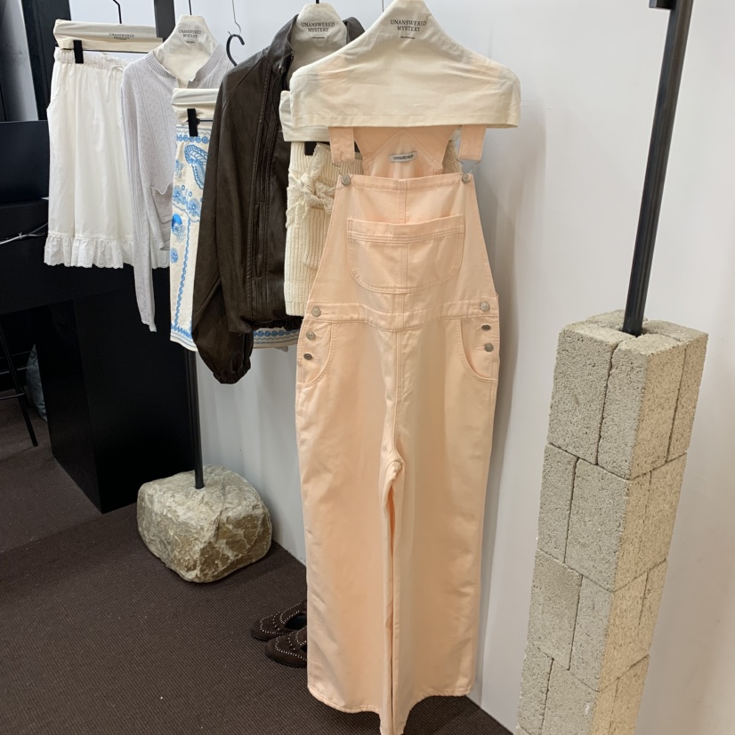 UNANSWERED-MYSTERY東大門實拍女裝新品推薦真品休閑背帶褲UNANSWERED/MYSTERY背帶褲圖色2
