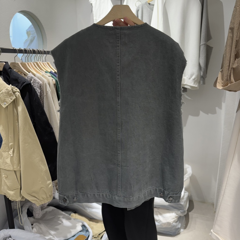 IN KIRA韓國直郵㊣女裝新品推薦人氣時尚25春夏馬甲不含內搭IN KIRA馬甲