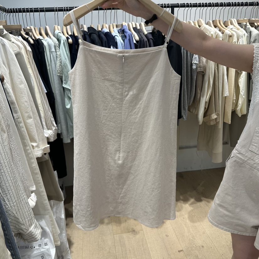 OVERTAKE東大門實拍女士新款25春夏推薦職業時尚人氣連衣裙OVERTAKE連衣裙圖色2