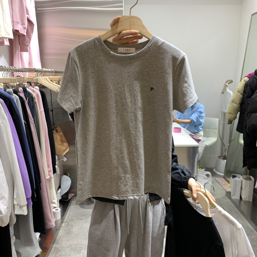 COKE CAKE韓國代購女士新款25春夏真品時尚熱賣人氣T恤刺繡CHAET恤圖色3