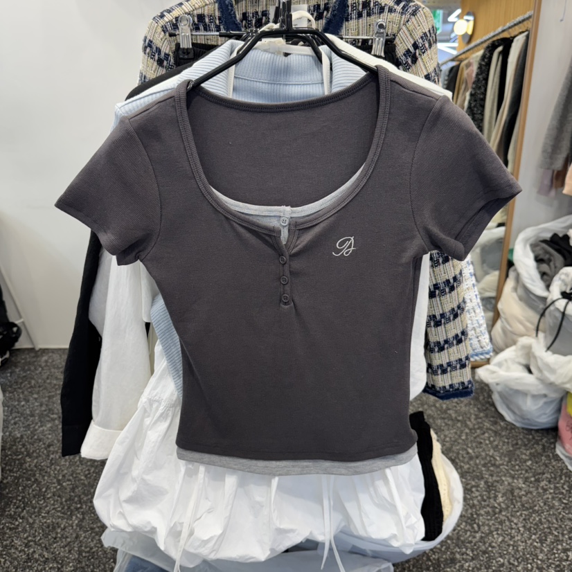 BELOVED韓國代購女士新品25春夏時尚休閑推薦職業真品熱賣T恤BELOVEDT恤圖色2