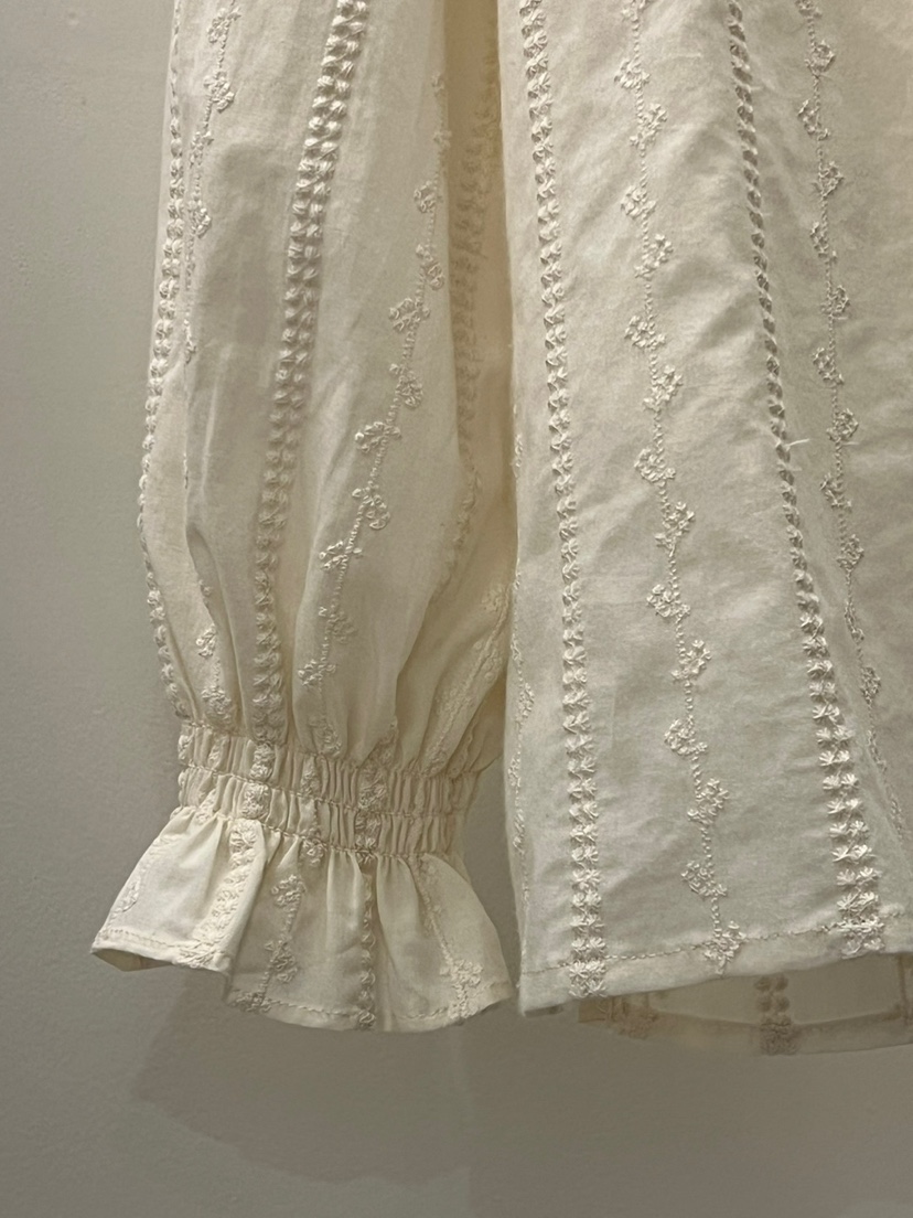 REGULARLY/PLACOR直郵韓國代購㊣女裝新品職業襯衫蕾絲衫刺繡REGULARLY/PLACOR襯衫/蕾絲衫