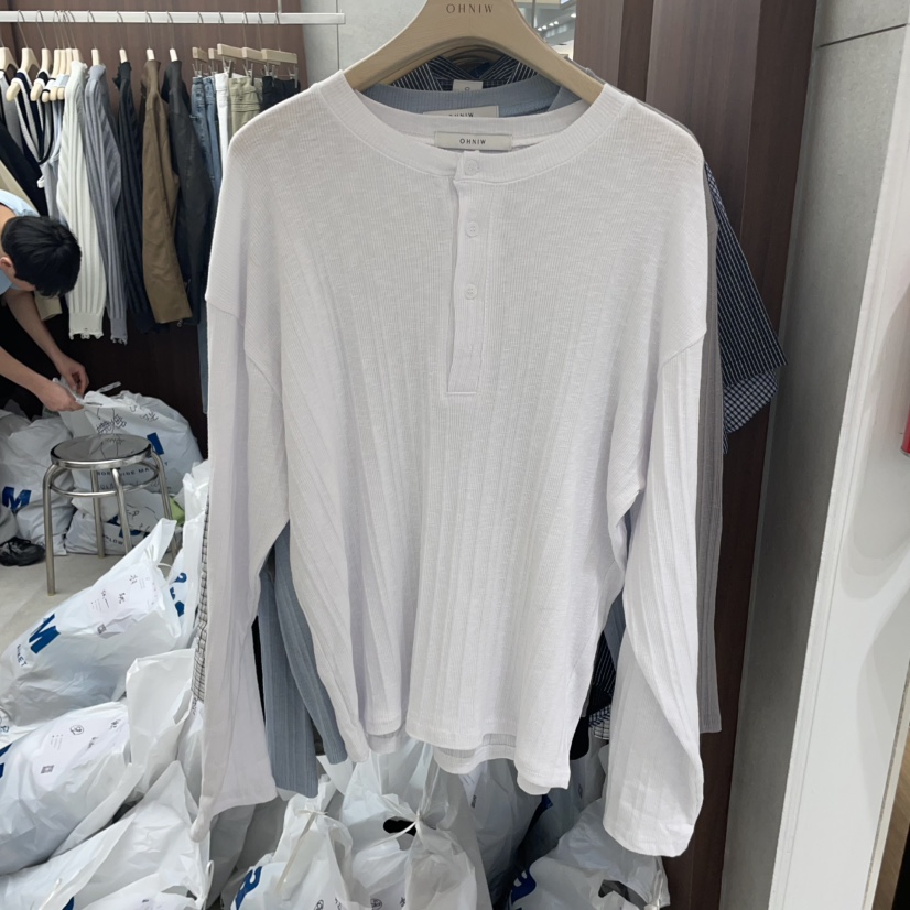 OHNIW韓國代購女裝新品時尚推薦25春夏熱賣真品休閑職業T恤OHNIW-男裝T恤